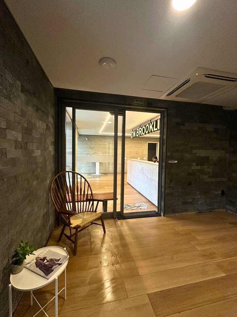 Studio no Brooklin a 3 min do metro com café